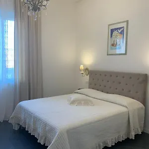Artemisia Apartment Viareggio