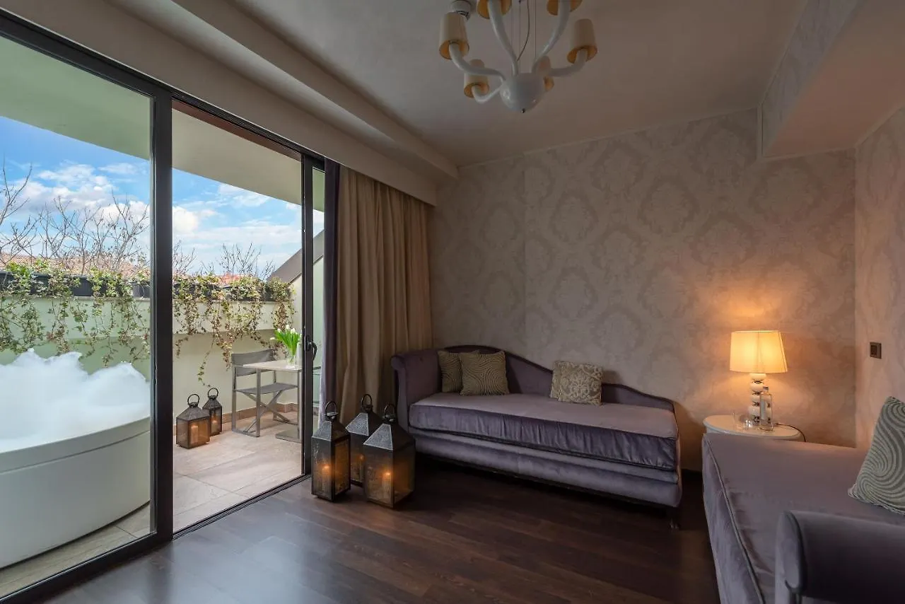 Carnival Palace - Venice Collection Hotel
