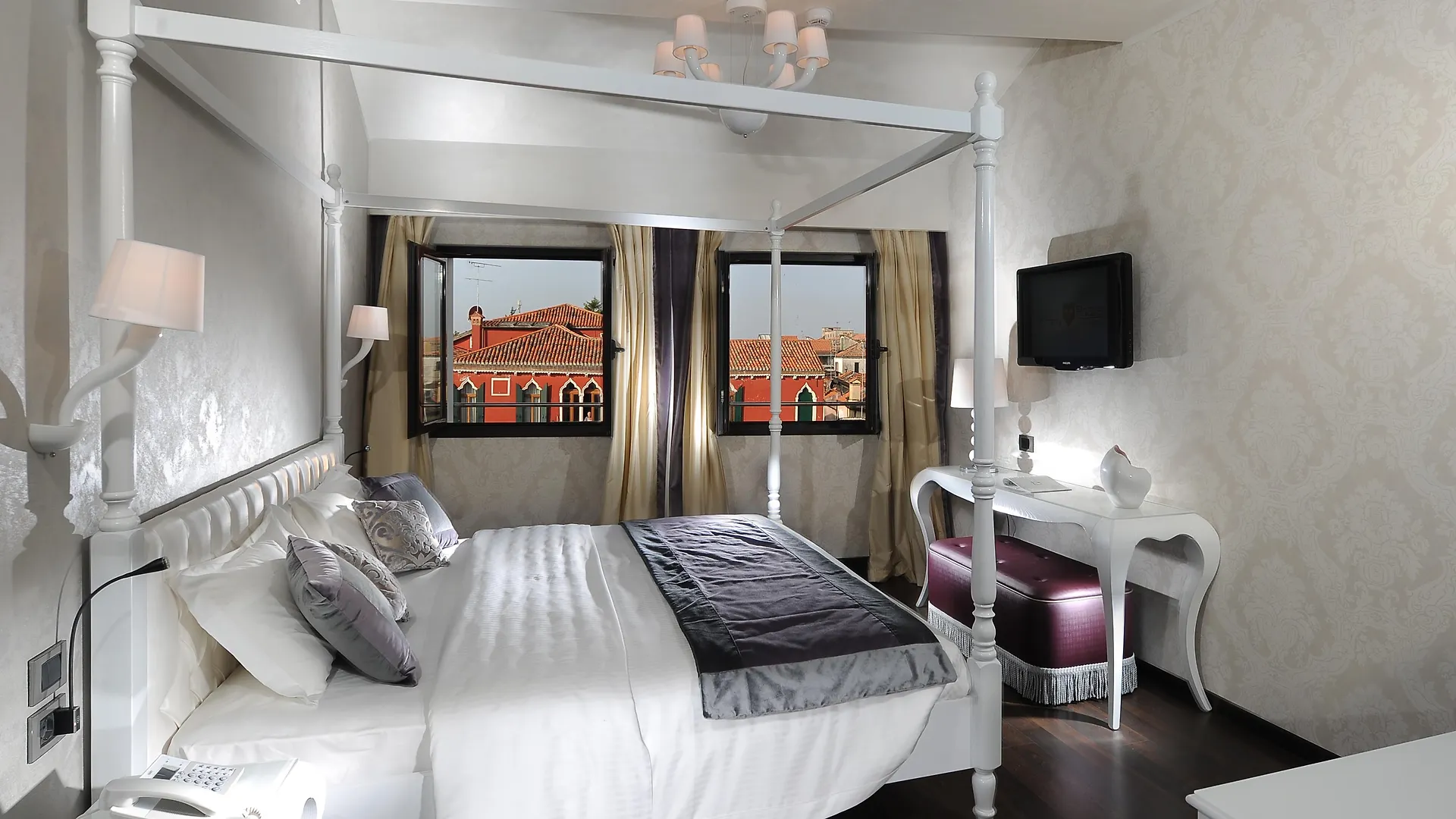 Carnival Palace - Venice Collection Italien
